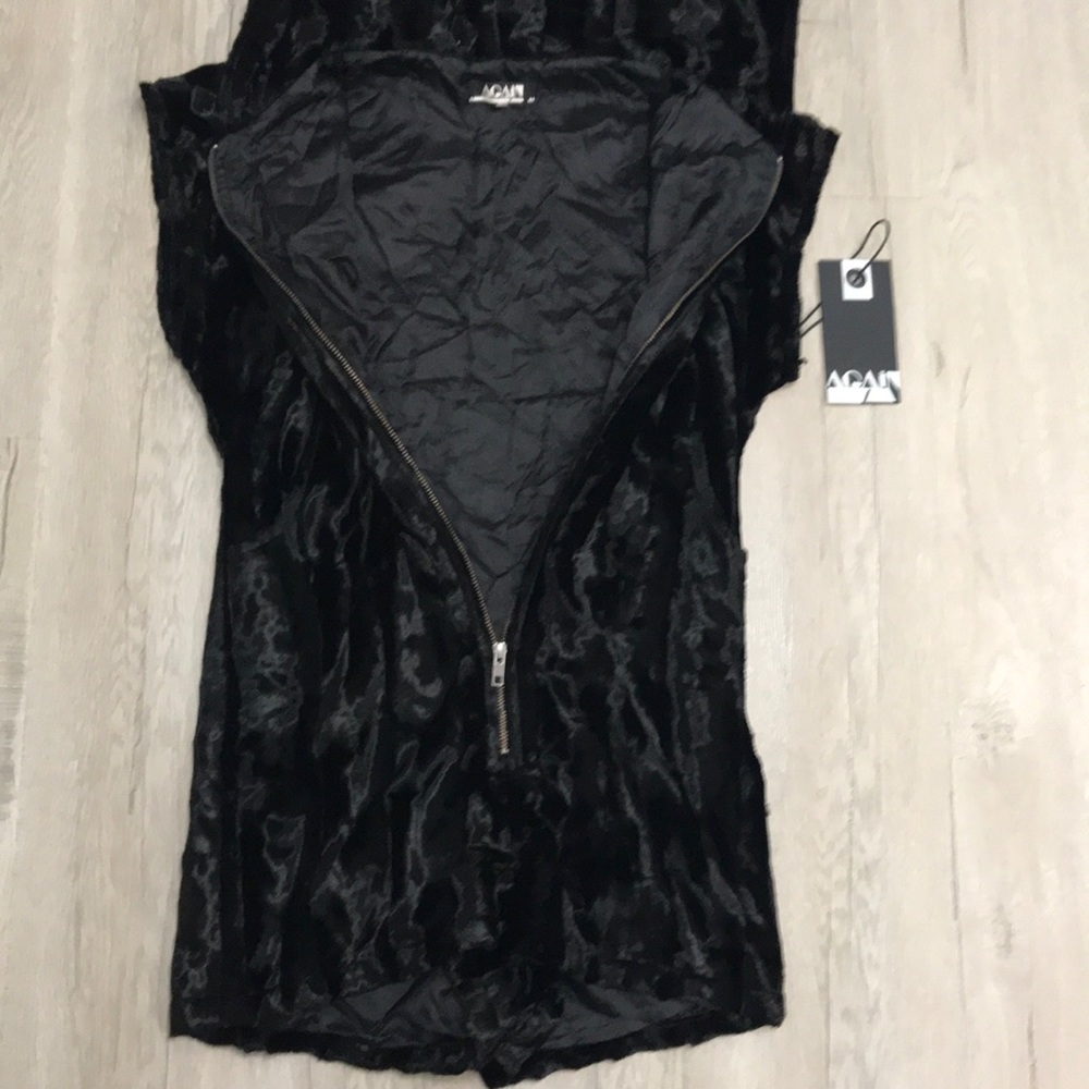 Fun velvet hooded romper by AGAIN - Picture 6 of 8
